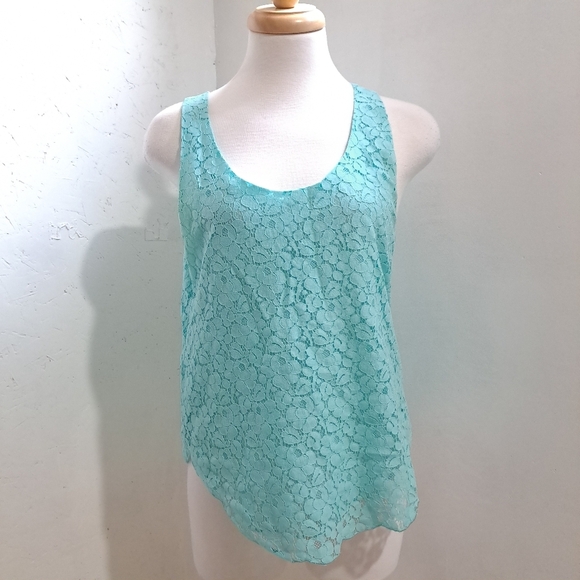 Talula | Blue floral lace sleevless blouse - Picture 2 of 9